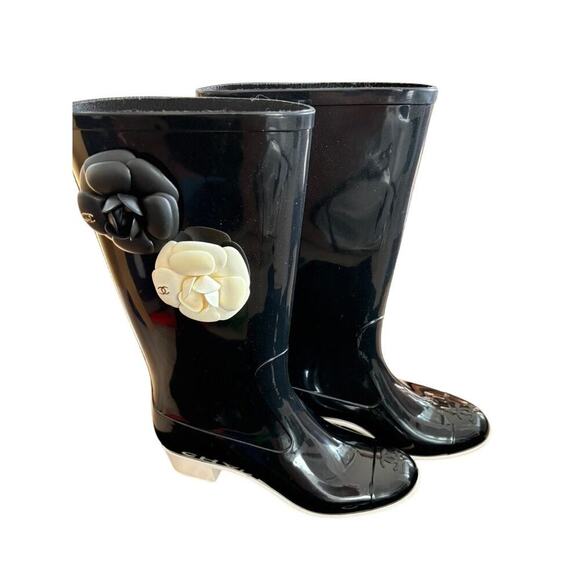 Women’s EU 39 Y2K Chanel Black Camellia Rain Boots Patent Leather Gold CC Logo - Picture 7 of 7